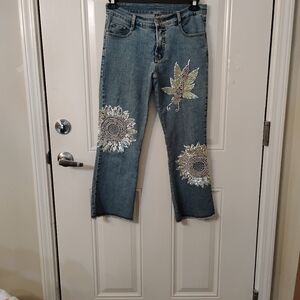 Vintage Jeans Size 28 Embroidered Cropped Jeans Gorgeous Intricate Beading